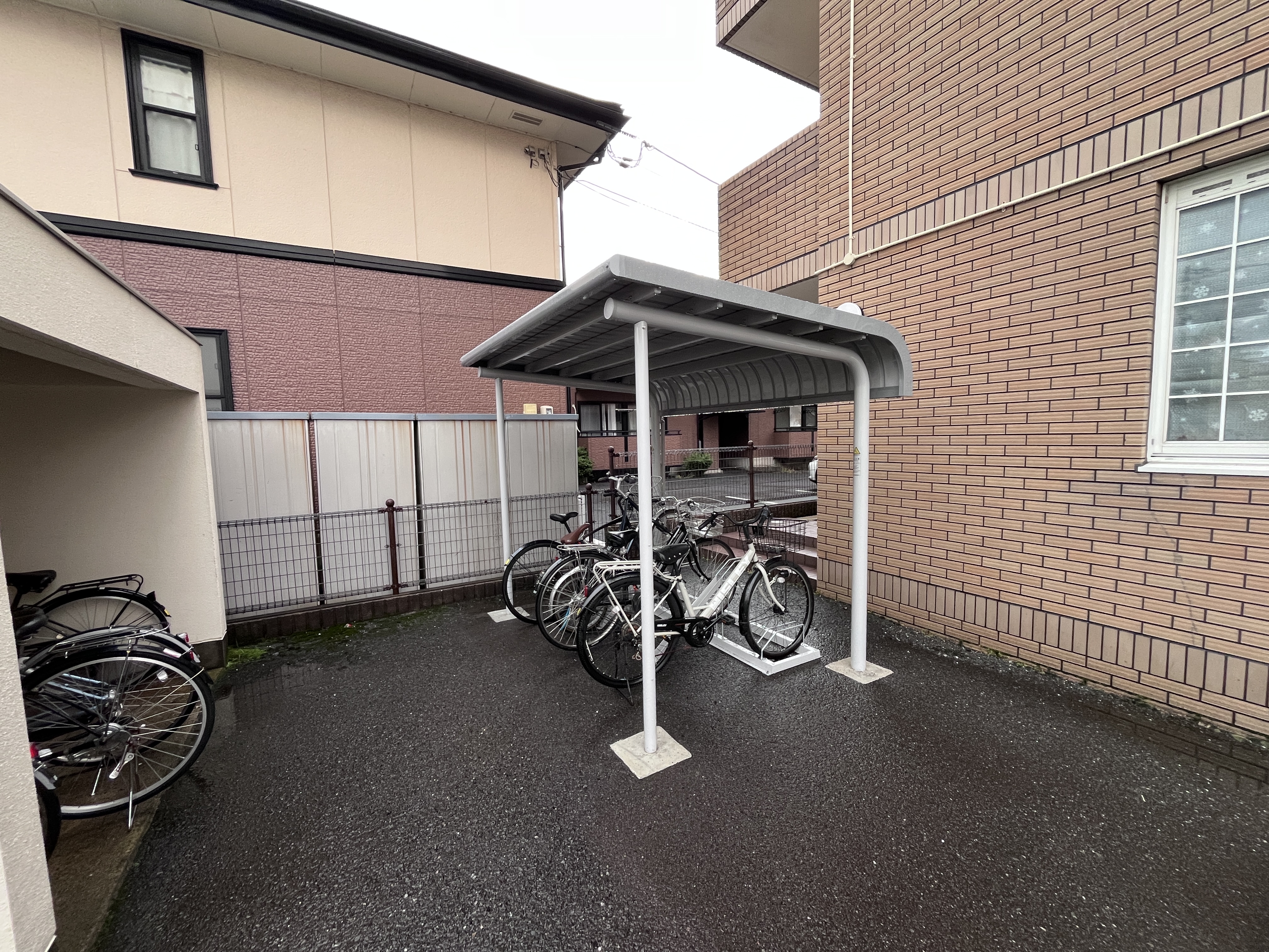 マンション自転車小屋 画像