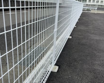 駐車場  メッシュフェンス アイキャッチ画像