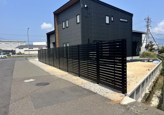 目隠しフェンス　多段フェンス アイキャッチ画像