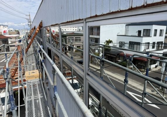 工場内の暑さ対策！  遮熱ガラスへの入れ替え工事 アイキャッチ画像
